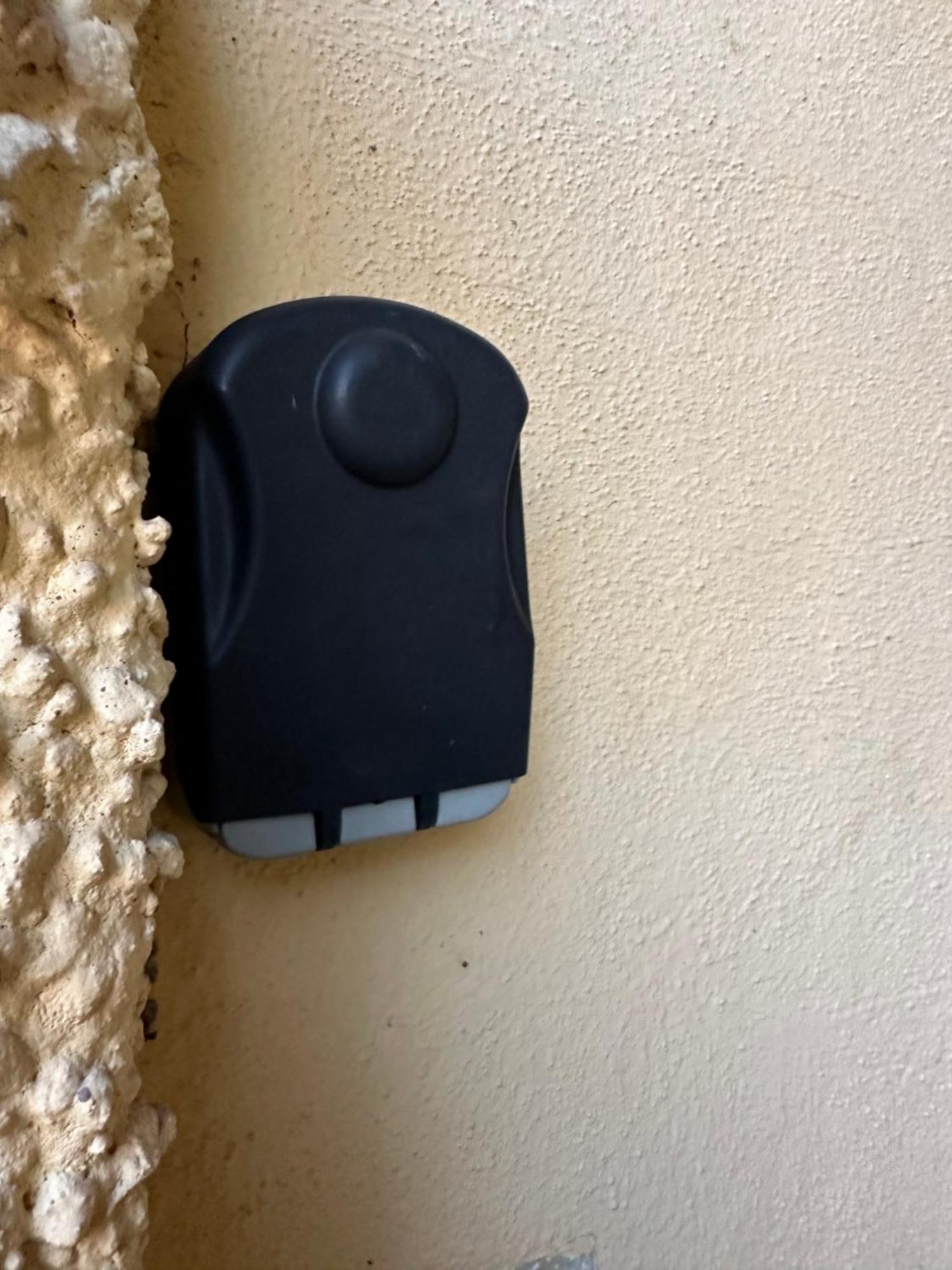 Triplex Piscina Churrasqueira Lava E Seca Wi-Fi E 2 Tvs Em Condominio Com 90M2 No Centro De Ubatuba Bagian luar foto