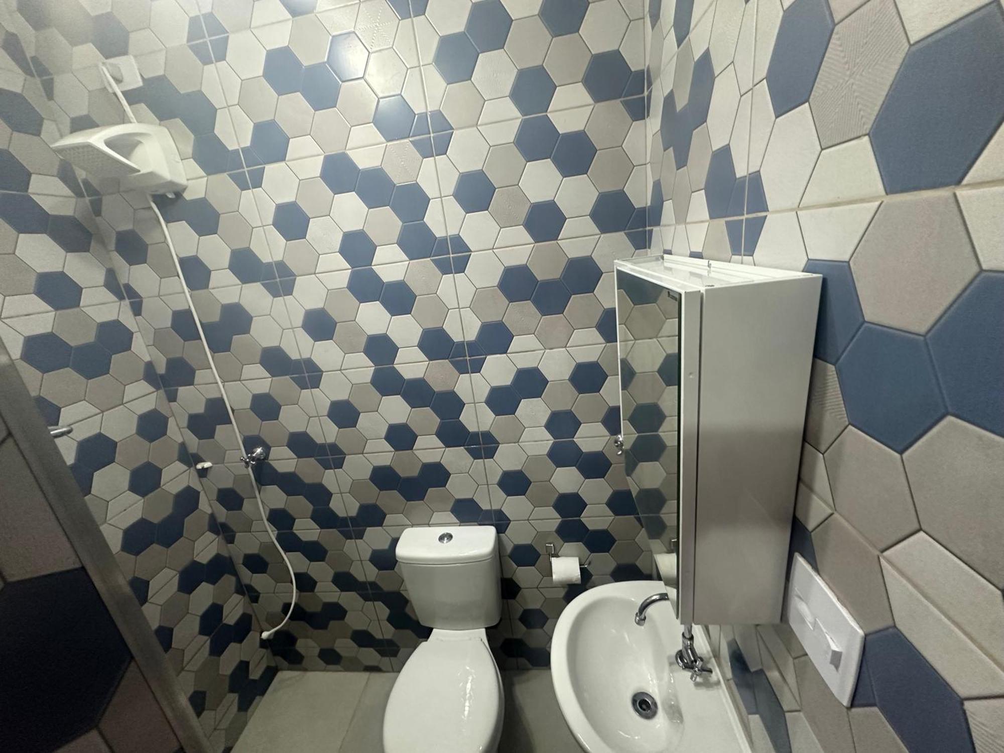 Triplex Piscina Churrasqueira Lava E Seca Wi-Fi E 2 Tvs Em Condominio Com 90M2 No Centro De Ubatuba Bagian luar foto