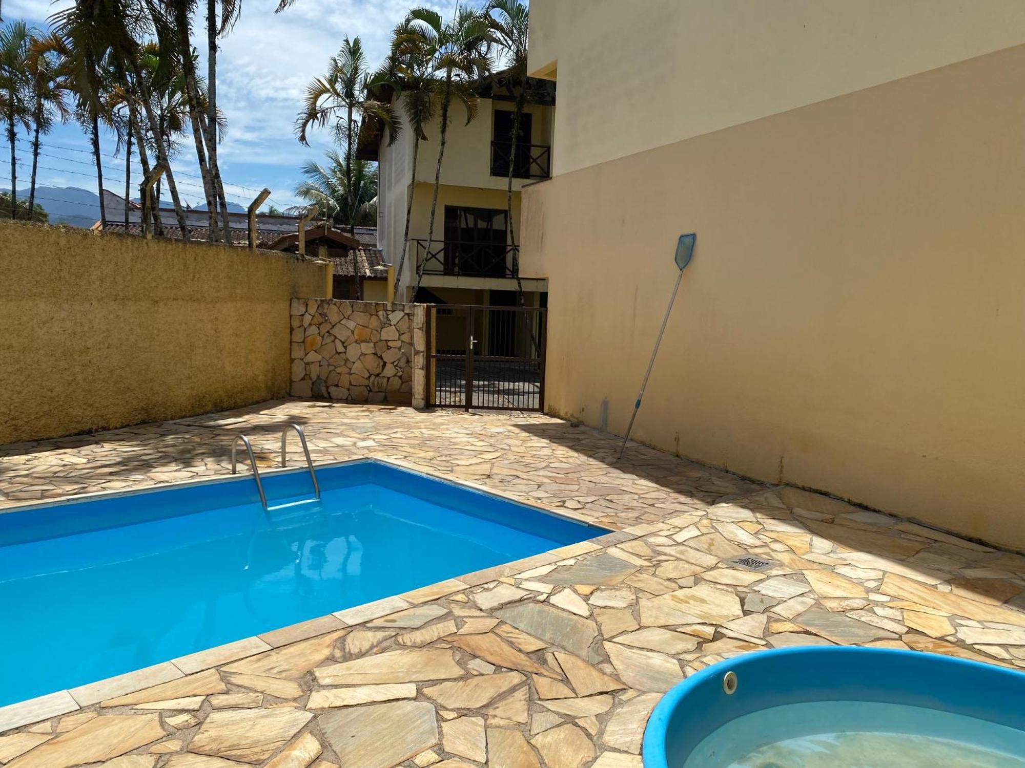 Triplex Piscina Churrasqueira Lava E Seca Wi-Fi E 2 Tvs Em Condominio Com 90M2 No Centro De Ubatuba Bagian luar foto