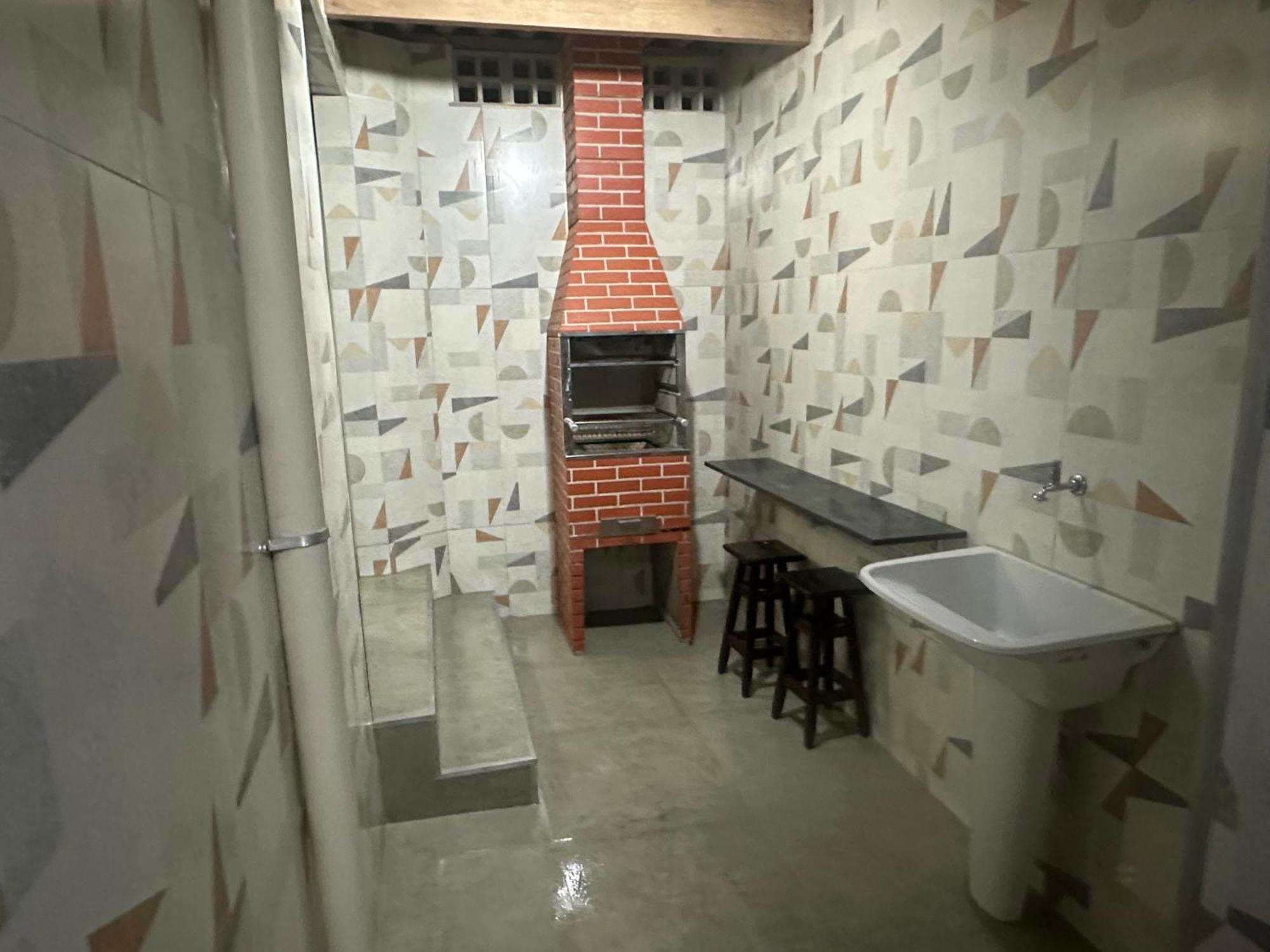 Triplex Piscina Churrasqueira Lava E Seca Wi-Fi E 2 Tvs Em Condominio Com 90M2 No Centro De Ubatuba Bagian luar foto
