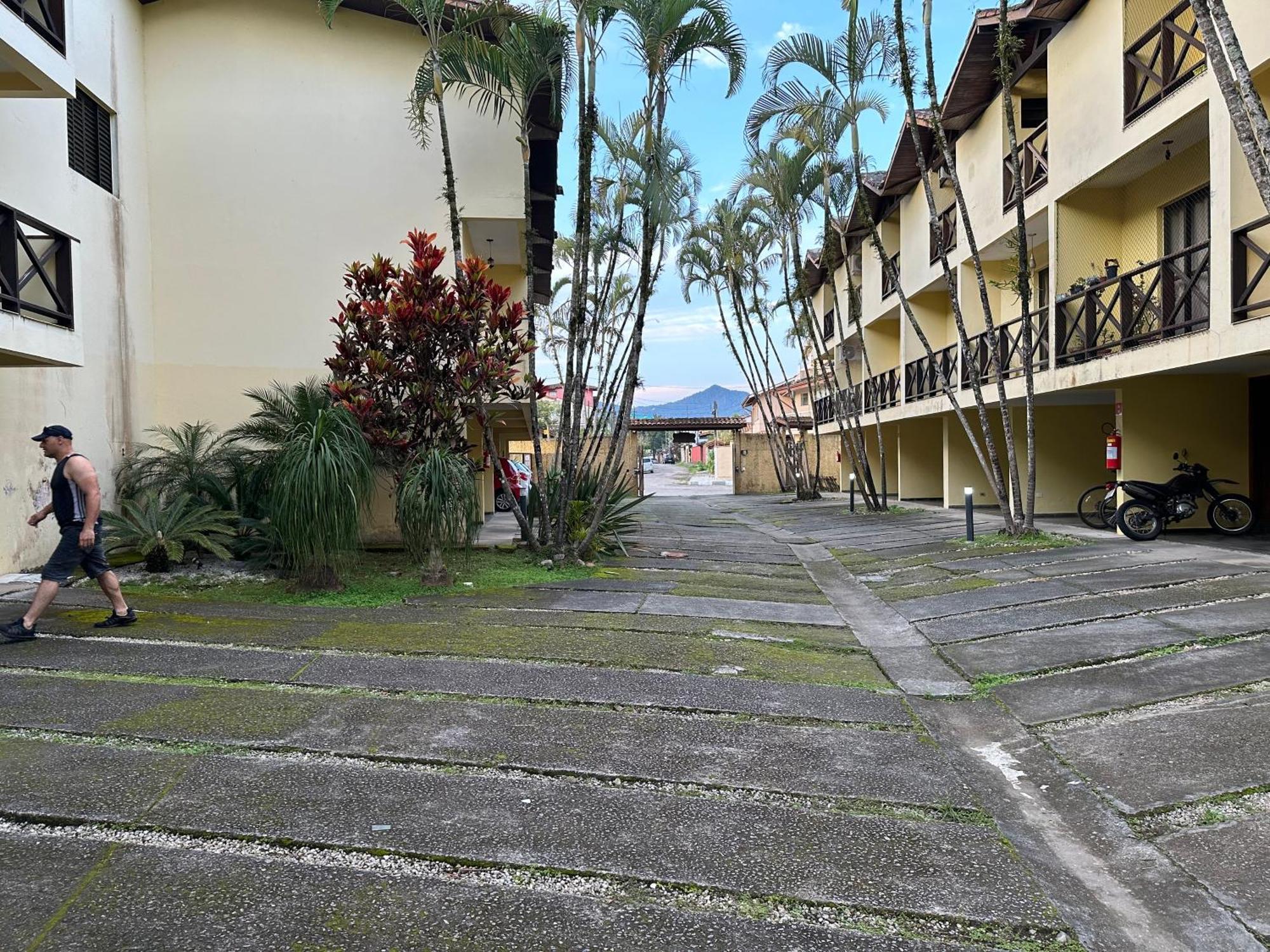 Triplex Piscina Churrasqueira Lava E Seca Wi-Fi E 2 Tvs Em Condominio Com 90M2 No Centro De Ubatuba Bagian luar foto