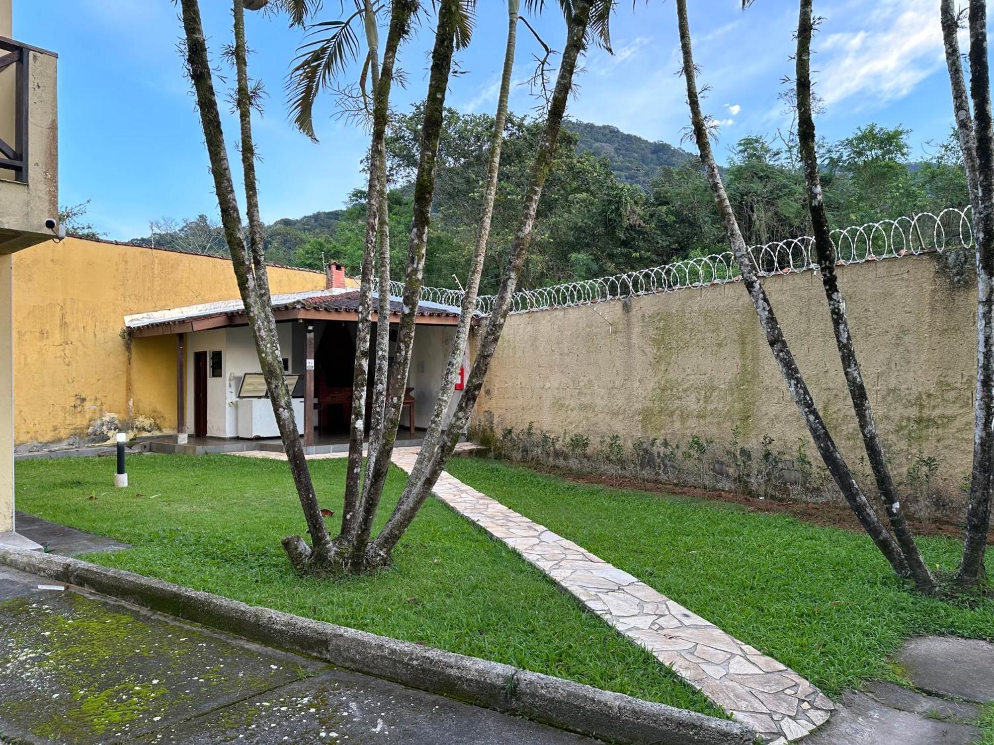 Triplex Piscina Churrasqueira Lava E Seca Wi-Fi E 2 Tvs Em Condominio Com 90M2 No Centro De Ubatuba Bagian luar foto