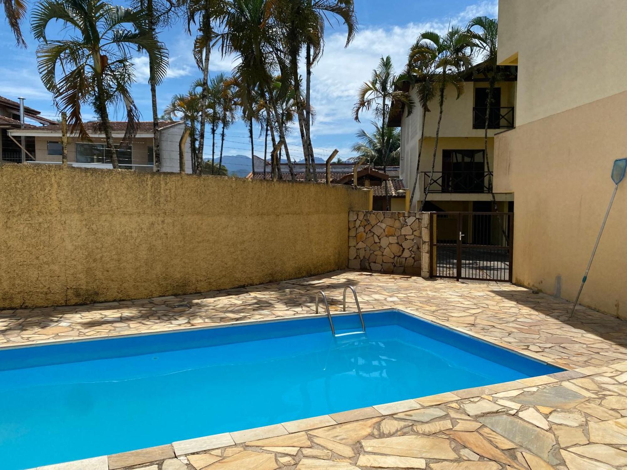 Triplex Piscina Churrasqueira Lava E Seca Wi-Fi E 2 Tvs Em Condominio Com 90M2 No Centro De Ubatuba Bagian luar foto