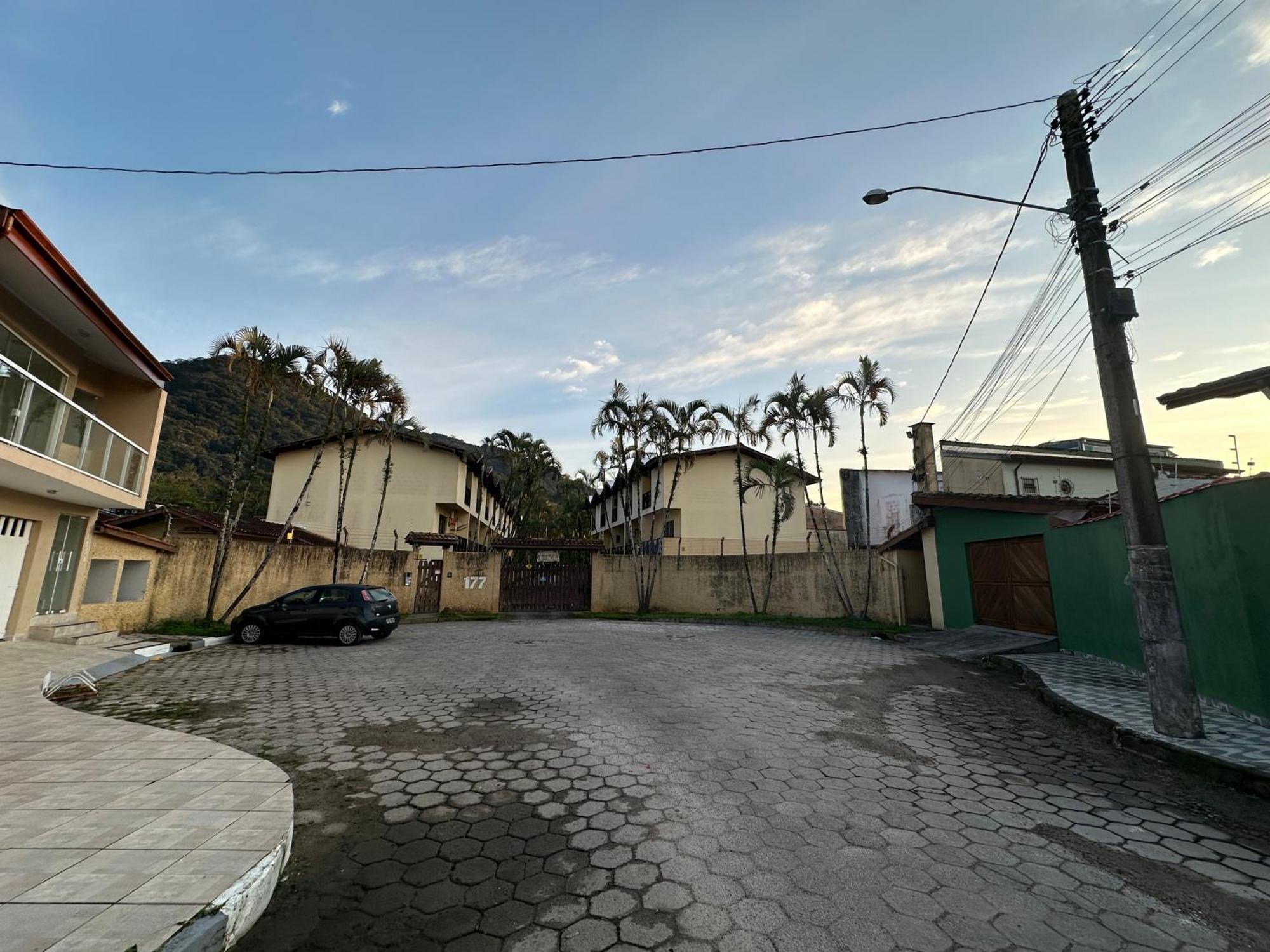 Triplex Piscina Churrasqueira Lava E Seca Wi-Fi E 2 Tvs Em Condominio Com 90M2 No Centro De Ubatuba Bagian luar foto